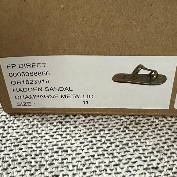 Free People Hadden Sandals in Champagne Metallic Size 11 - Picture 11 of 16